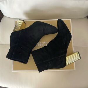 MICHAEL KORS Women’s suede boots size 7.5